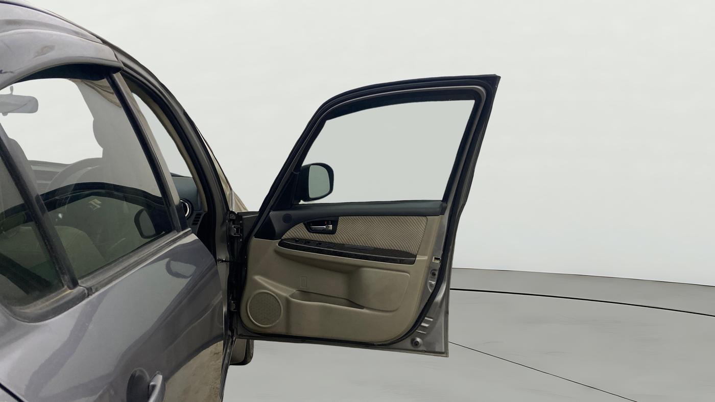 2013 Maruti SX4 ZXI, Petrol, Manual, 77,330 km, RHS Front Door