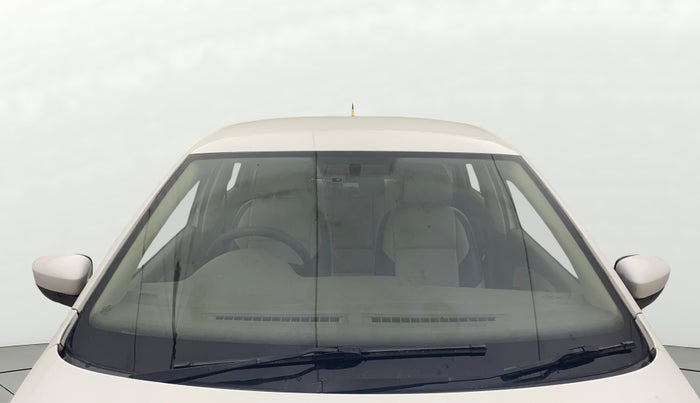 2012 Skoda Rapid AMBITION 1.6 TDI CR MT PLUS, Diesel, Manual, 1,10,617 km, Front Windshield