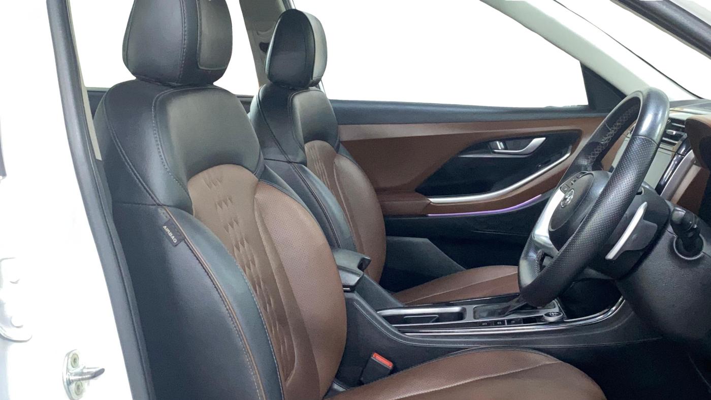 2022 Hyundai ALCAZAR PLATINUM(O) 7STR 2.0 AT, Petrol, Automatic, 60,915 km, Right Side Front Door Cabin