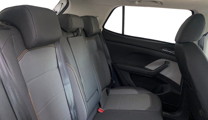 2024 Skoda KUSHAQ STYLE 1.5L TSI MT, Petrol, Manual, 17,357 km, Right Side Rear Door Cabin