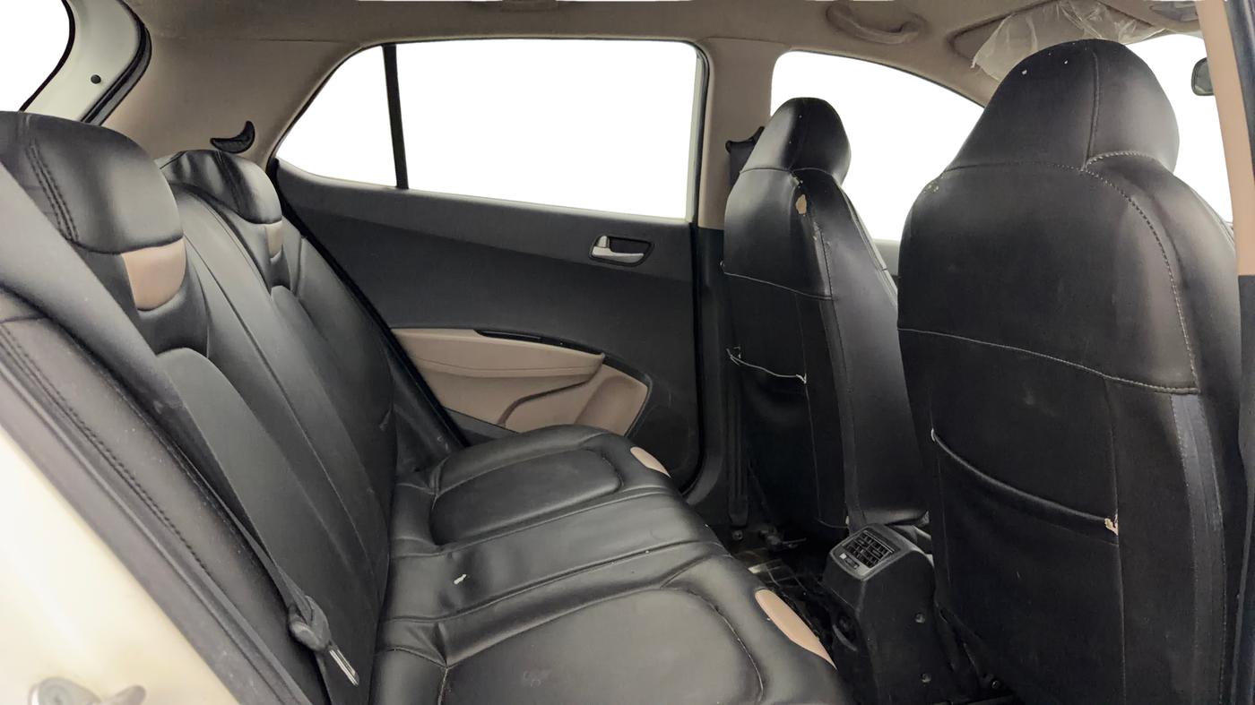 2014 Hyundai Grand i10 ASTA AT 1.2 KAPPA VTVT, CNG, Automatic, 44,971 km, Right Side Rear Door Cabin