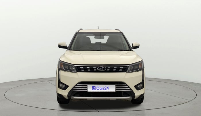 2021 Mahindra XUV300 W8 (O) 1.5 DIESEL AMT, Diesel, Automatic, 1,06,183 km, Front