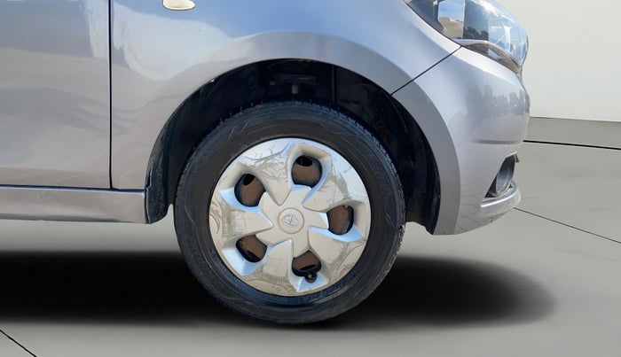 2018 Tata Tiago XT PETROL, Petrol, Manual, 60,478 km, Right Front Wheel