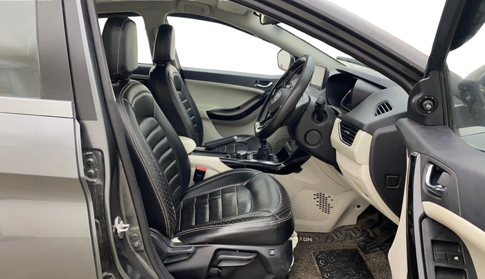 2023 Tata NEXON XZ PLUS LUXURY SUNROOF PETROL, Petrol, Manual, 62,324 km, Right Side Front Door Cabin