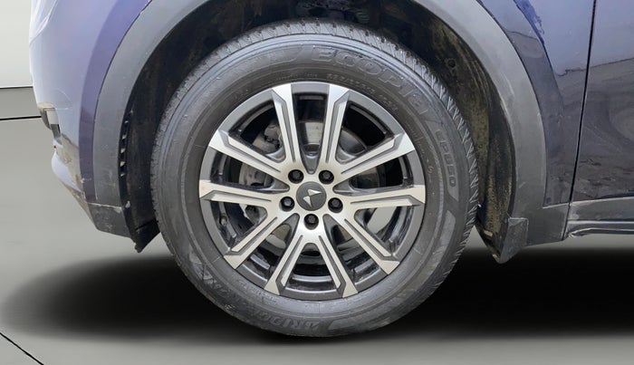 2023 Mahindra XUV700 AX 7 LUXURY P AT 7 STR, Petrol, Automatic, 60,165 km, Left Front Wheel