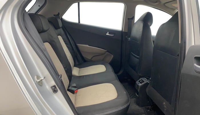 2018 Hyundai Grand i10 ASTA 1.2 KAPPA VTVT, Petrol, Manual, 35,941 km, Right Side Rear Door Cabin