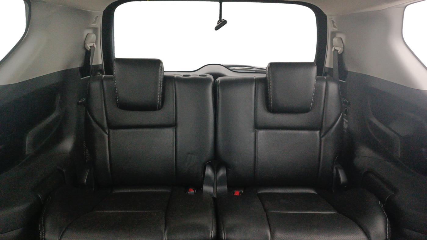 2024 Toyota Innova Crysta GX Plus 8 STR, Diesel, Manual, 69,437 km, Third Seat Row ( optional )