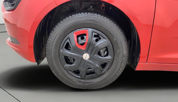 2021 Tata ALTROZ XE PETROL, Petrol, Manual, 38,493 km, Left Front Wheel