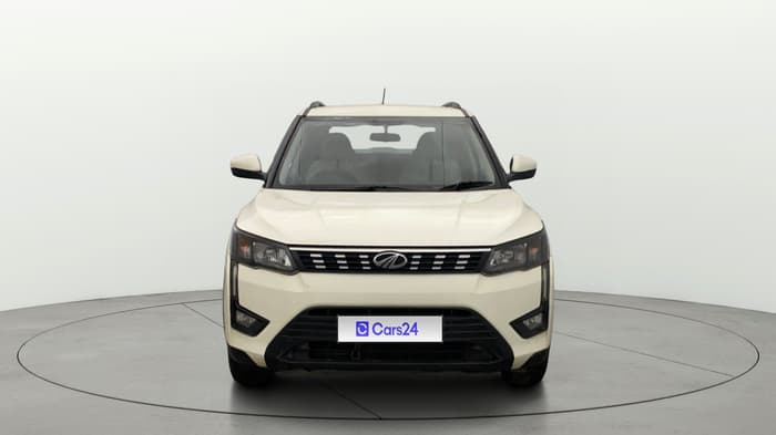 2022 Mahindra XUV300 W6 1.2 PETROL, Petrol, Manual, 73,907 km, Front