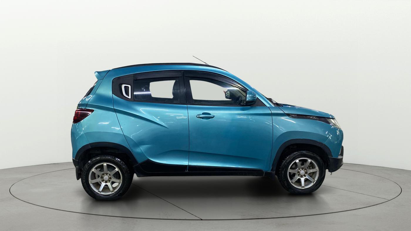 2015 Mahindra Kuv100 K8 6 STR, Petrol, Manual, 33,801 km, Right Side View