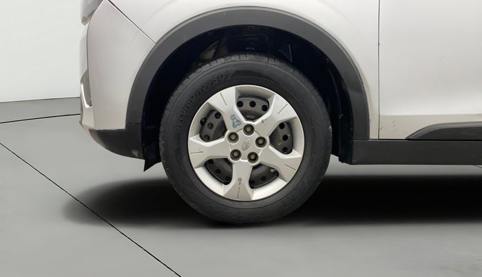 2019 Mahindra XUV300 W6 1.5 DIESEL, Diesel, Manual, 88,443 km, Left Front Wheel