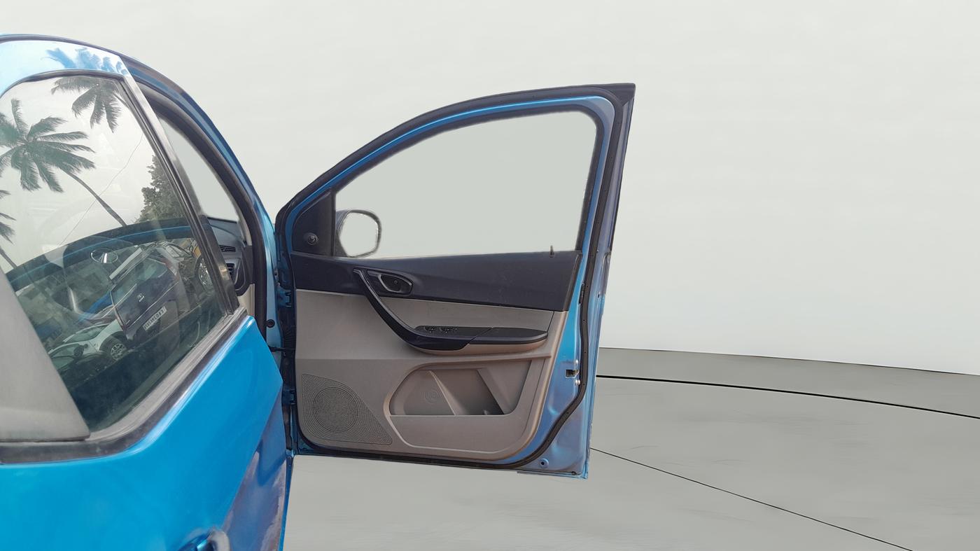 2016 Tata Tiago XM PETROL, Petrol, Manual, 64,168 km, RHS Front Door