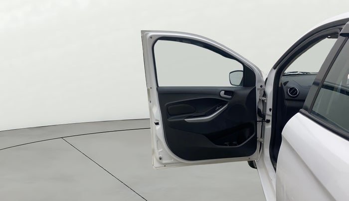 2015 Ford New Figo TITANIUM 1.2 PETROL MT, Petrol, Manual, 75,224 km, LHS Front Door