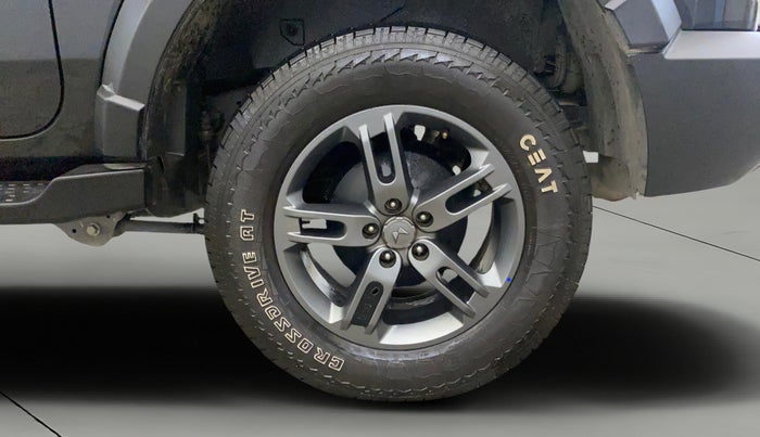 2023 Mahindra Thar LX PETROL HT 4WD AT, Petrol, Automatic, 21,265 km, Left Rear Wheel