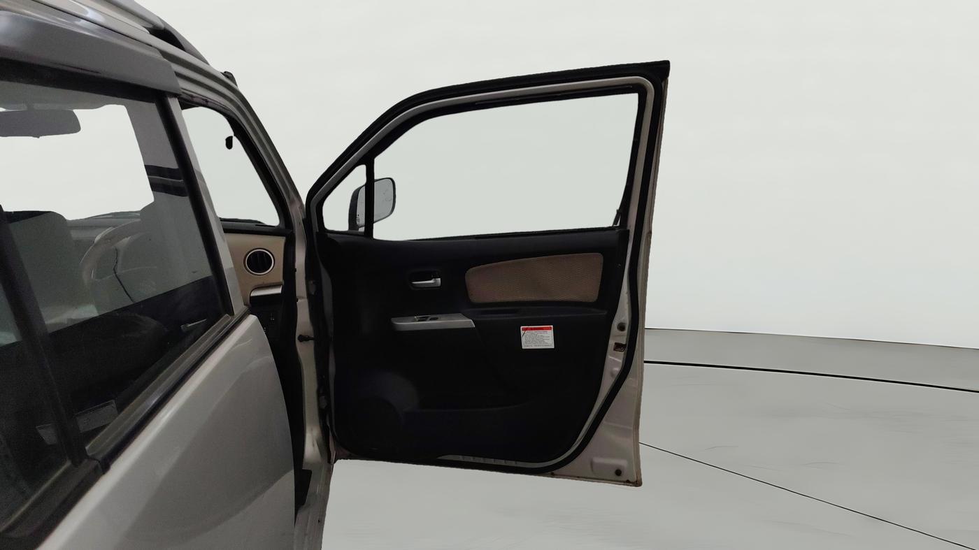2018 Maruti Wagon R 1.0 LXI CNG, CNG, Manual, 1,01,604 km, RHS Front Door