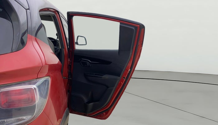 2018 Mahindra KUV 100 NXT K8 D 6 STR, Diesel, Manual, 1,25,416 km, RHS Rear Door