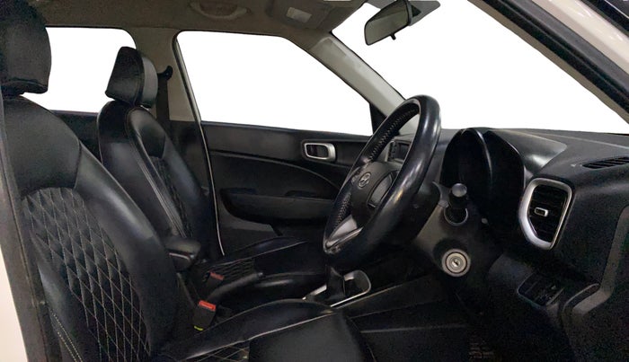 2020 Hyundai VENUE S 1.2, Petrol, Manual, 62,853 km, Right Side Front Door Cabin