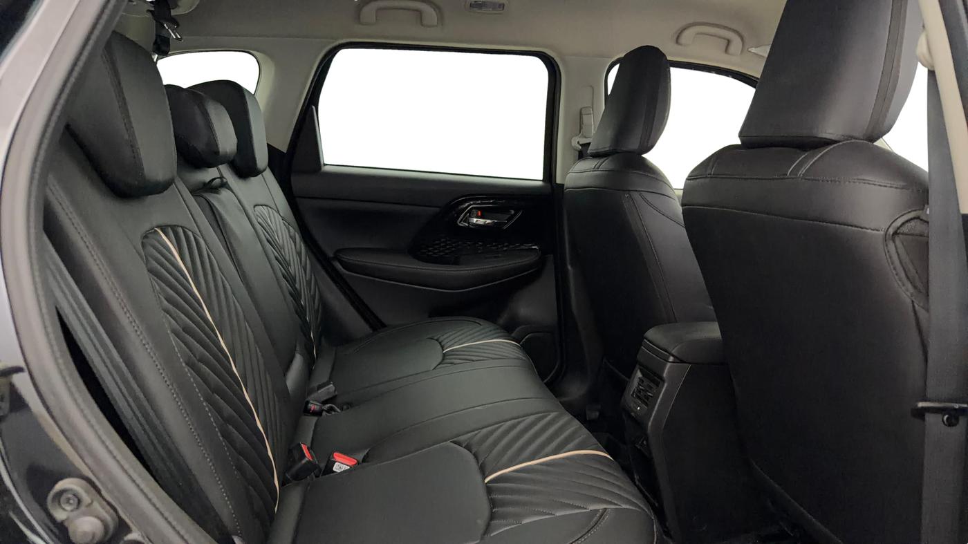 2025 Maruti Victoris Zxi 1.5 eCVT, Hybrid, Automatic, 4,400 km, Right Side Rear Door Cabin