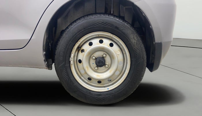 2013 Maruti Swift LXI, Petrol, Manual, 56,724 km, Left Rear Wheel