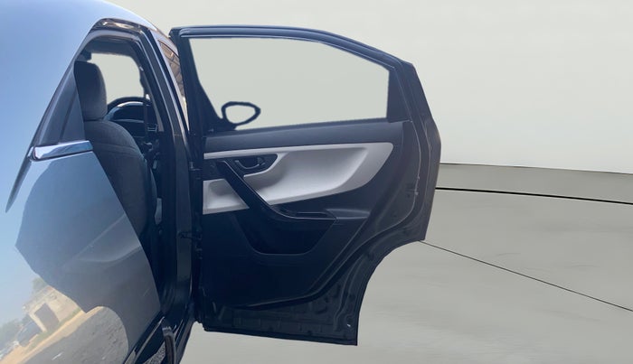 2025 Tata Curvv Pure Plus S 1.2 Petrol 7DCA, Petrol, Automatic, 5,167 km, RHS Rear Door