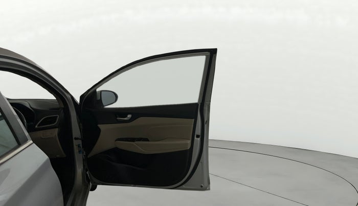 2017 Hyundai Verna 1.6 VTVT SX O, Petrol, Manual, 17,693 km, RHS Front Door