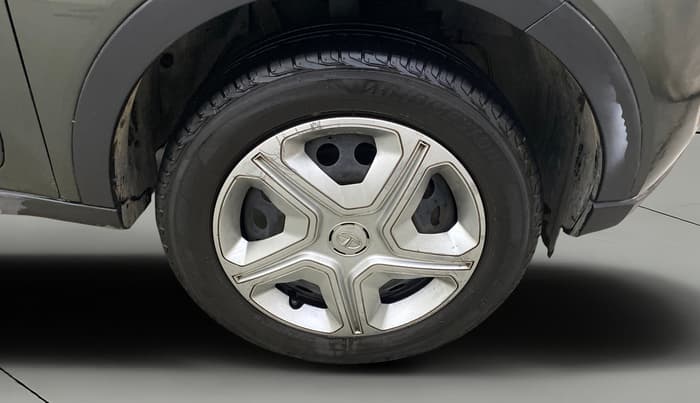 2023 Tata NEXON XM PETROL, Petrol, Manual, 22,115 km, Right Front Wheel