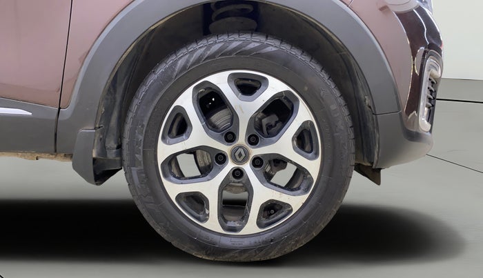 2018 Renault Captur RXT PETROL DUAL TONE, Petrol, Manual, 60,975 km, Right Front Wheel