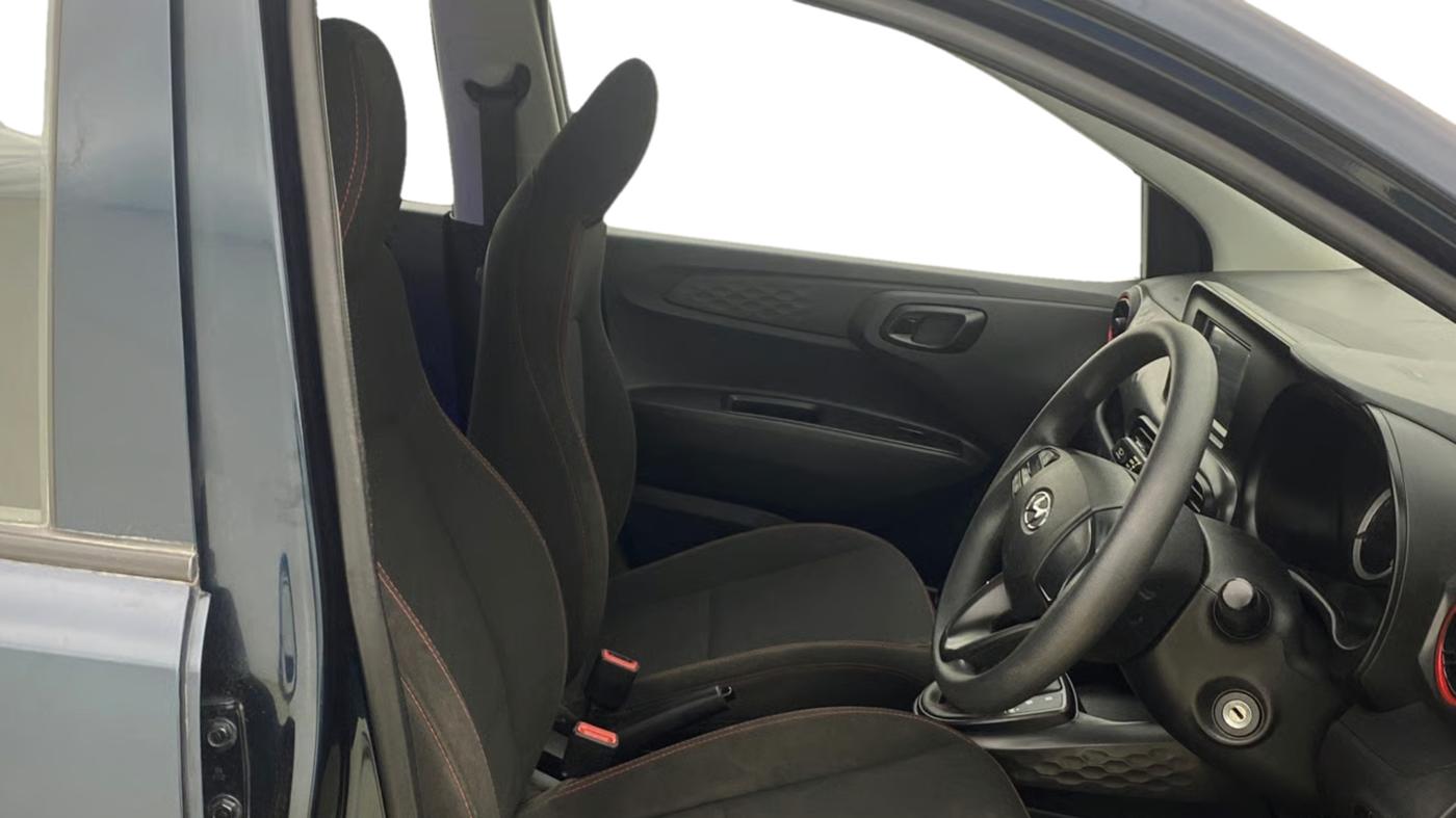 2022 Hyundai GRAND I10 NIOS MAGNA CORPORATE EDITION AMT 1.2 KAPPA VTVT, Petrol, Automatic, 18,810 km, Right Side Front Door Cabin