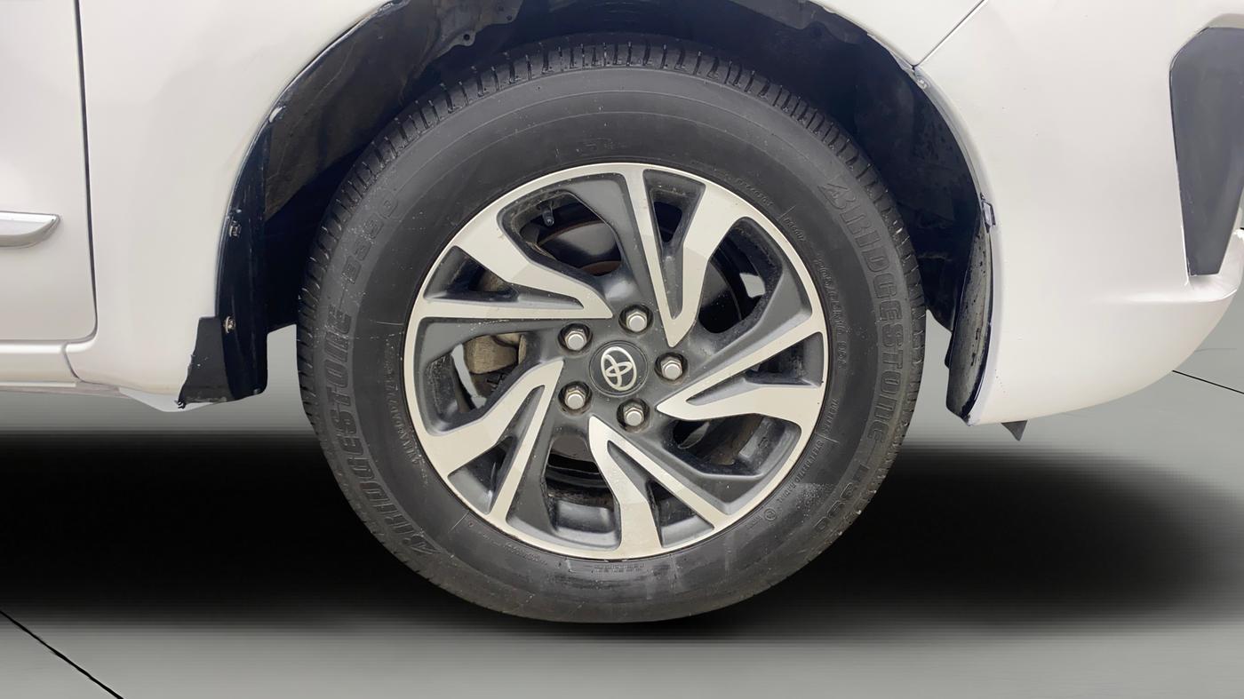 2022 Toyota Innova Crysta 2.7 VX 7 STR, Petrol, Manual, 70,083 km, Right Front Wheel