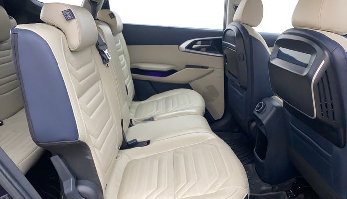 2023 KIA CARENS LUXURY PLUS 1.5 PETROL DCT 7 STR, Petrol, Automatic, 15,166 km, Right Side Rear Door Cabin