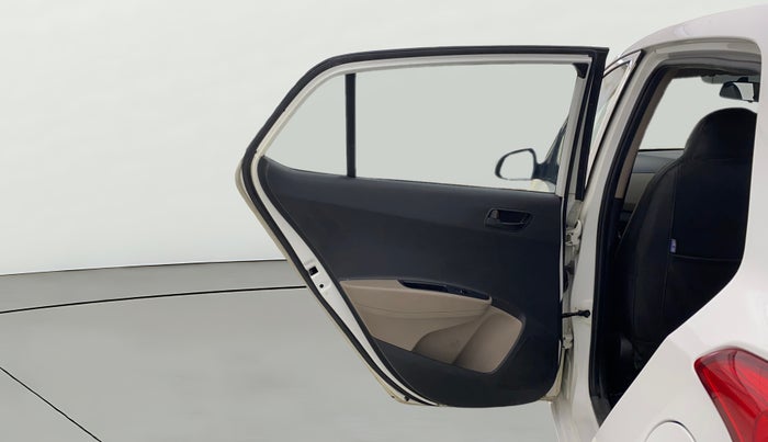 2016 Hyundai Grand i10 MAGNA 1.2 KAPPA VTVT, Petrol, Manual, 1,02,687 km, LHS Rear Door