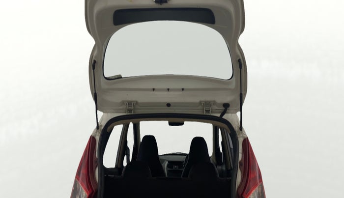 2015 Hyundai Eon ERA +, CNG, Manual, 1,23,572 km, Boot Door Open