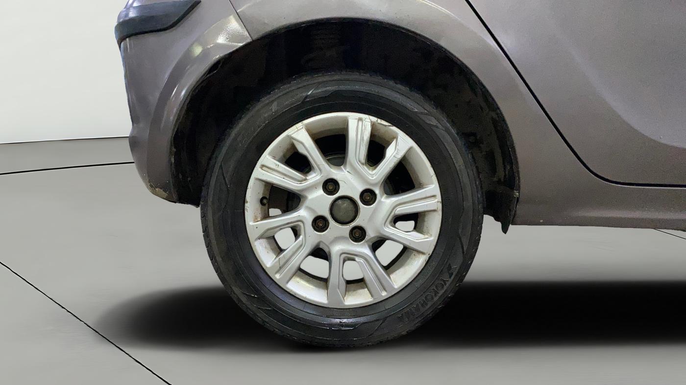 2018 Tata Tiago XZ PETROL, Petrol, Manual, 87,505 km, Right Rear Wheel