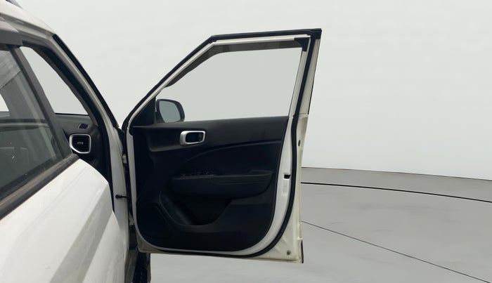 2021 Hyundai VENUE S 1.2, Petrol, Manual, 44,718 km, RHS Front Door