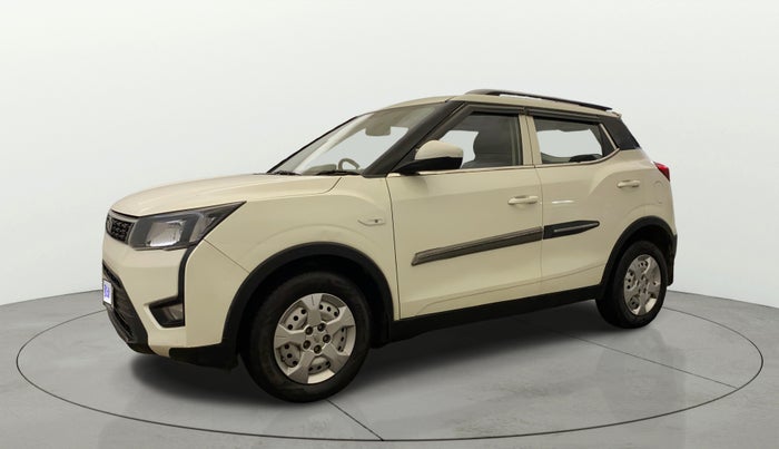 2022 Mahindra XUV300 W4 1.2 PETROL, Petrol, Manual, 56,241 km, Left Front Diagonal
