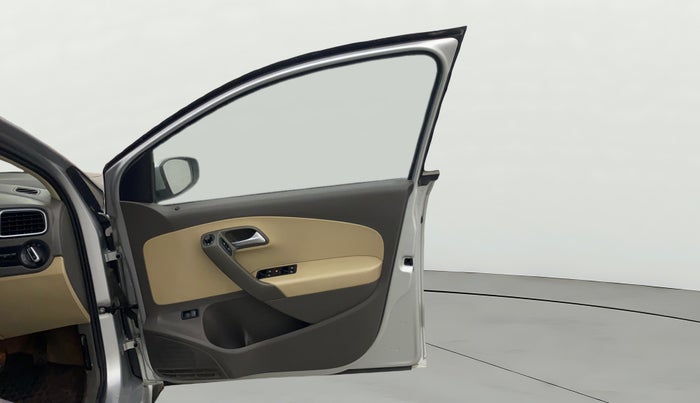 2015 Volkswagen Vento HIGHLINE PETROL AT, Petrol, Automatic, 63,138 km, RHS Front Door