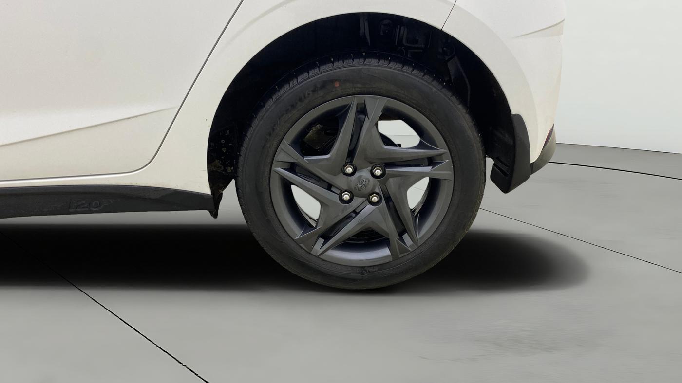 2022 Hyundai NEW I20 SPORTZ 1.2 MT, Petrol, Manual, 16,581 km, Left Rear Wheel