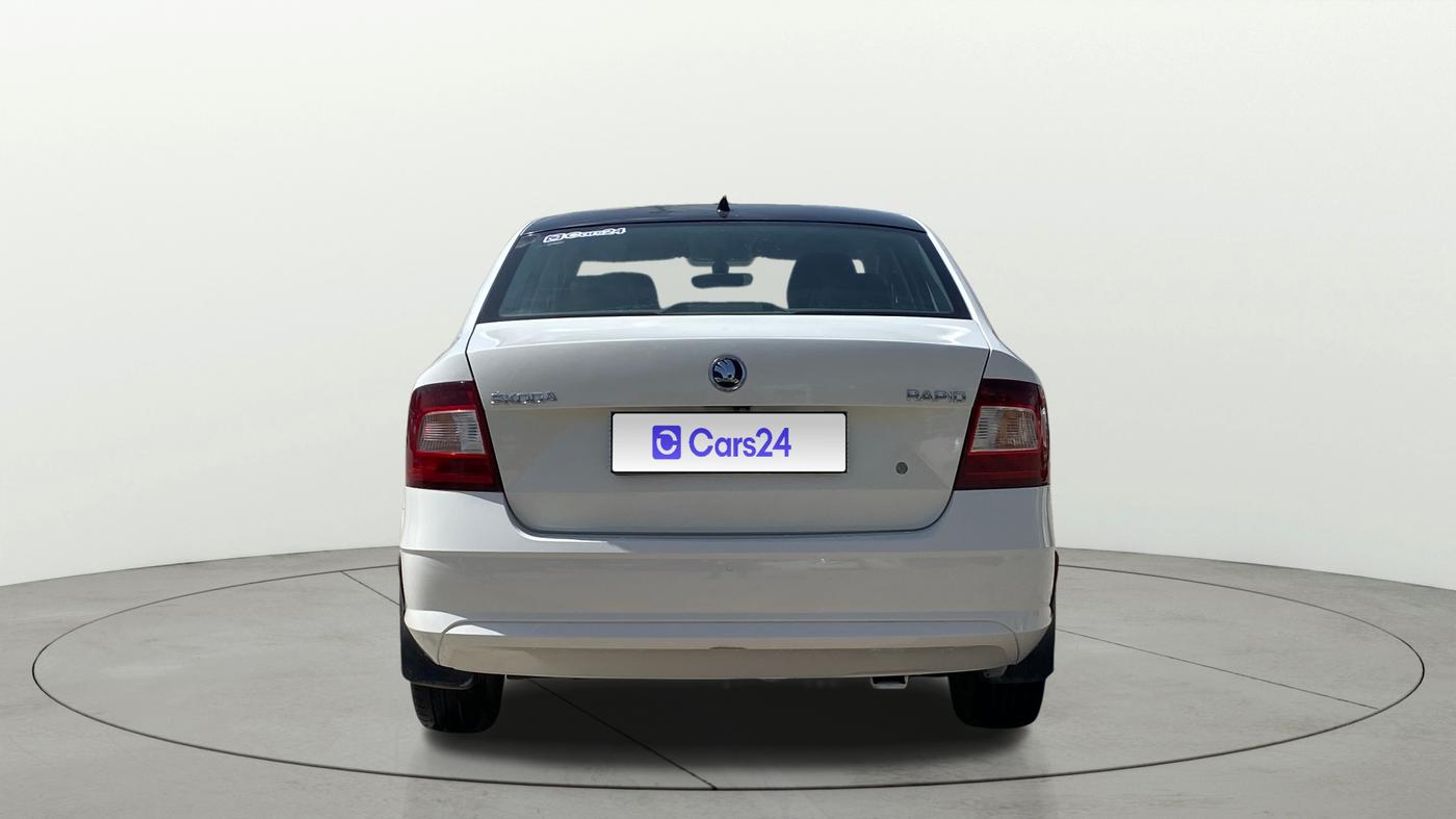 2019 Skoda Rapid STYLE 1.6 MPI AT, Petrol, Automatic, 82,335 km, Back/Rear
