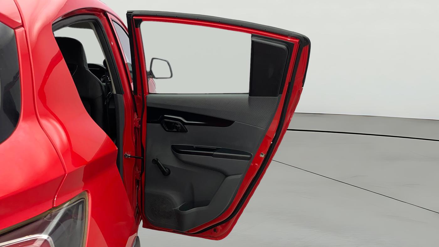 2018 Mahindra KUV 100 NXT K2 P 6 STR, CNG, Manual, 17,136 km, RHS Rear Door