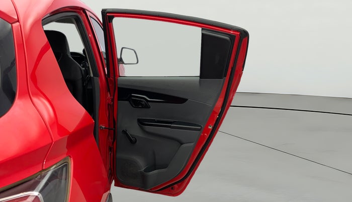 2018 Mahindra KUV 100 NXT K2 P 6 STR, CNG, Manual, 17,112 km, RHS Rear Door