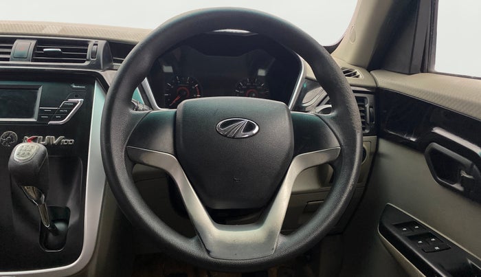 2015 Mahindra Kuv100 K6 5 STR, Petrol, Manual, 65,767 km, Steering Wheel Close Up