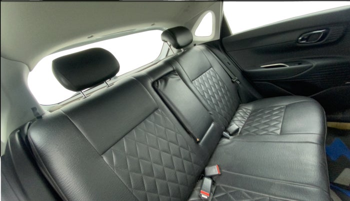 2021 Hyundai NEW I20 ASTA (O) 1.2 MT, Petrol, Manual, 26,302 km, Right Side Rear Door Cabin