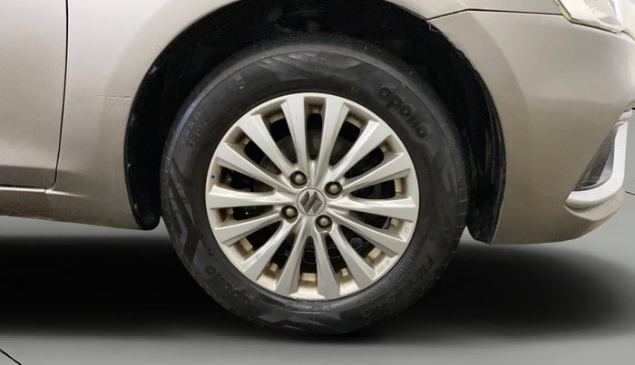 2018 Maruti Ciaz DELTA 1.5 SHVS MT PETROL, Petrol, Manual, 60,271 km, Right Front Wheel