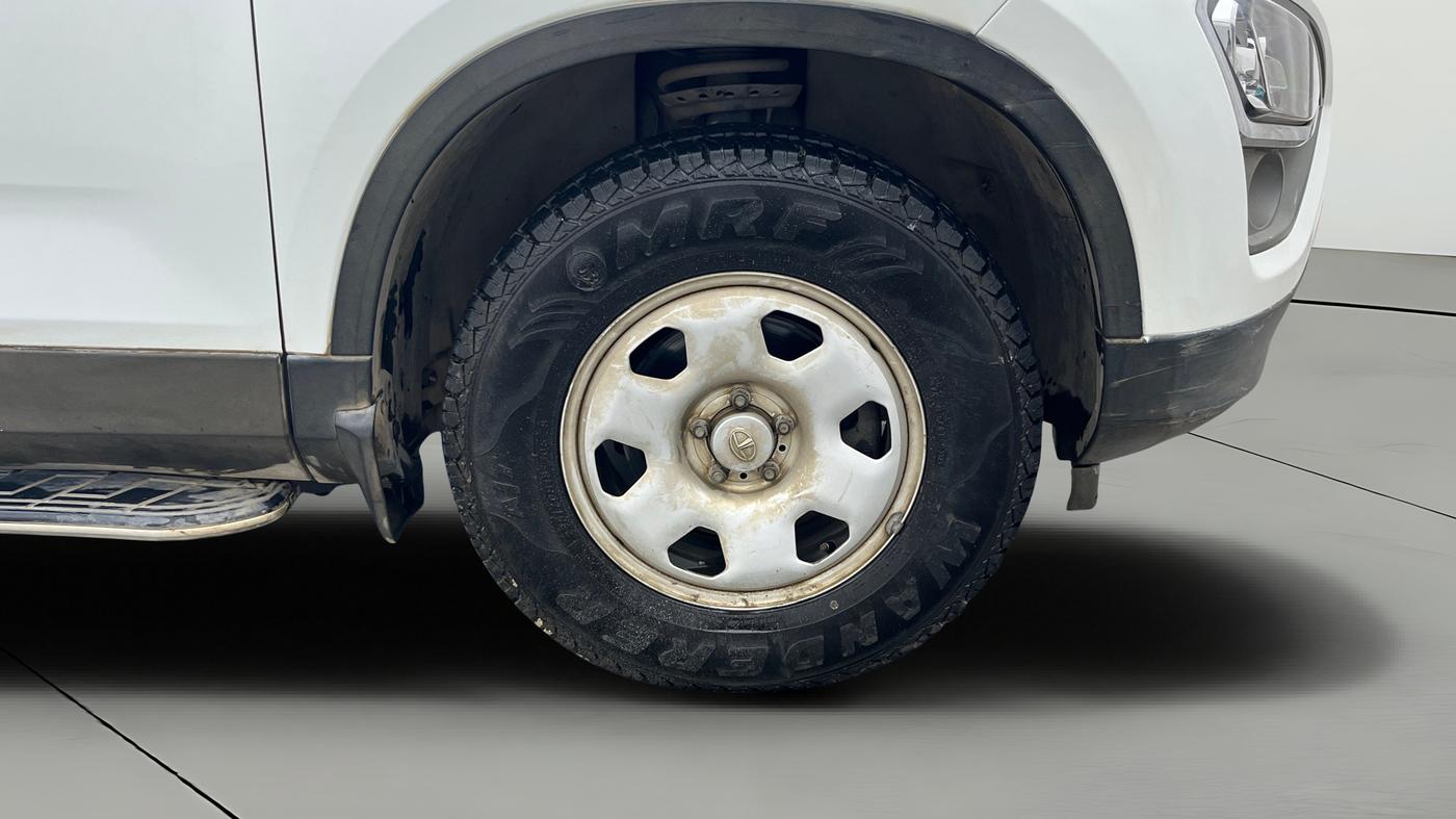 2021 Tata Safari XMA, Diesel, Automatic, 86,887 km, Right Front Wheel