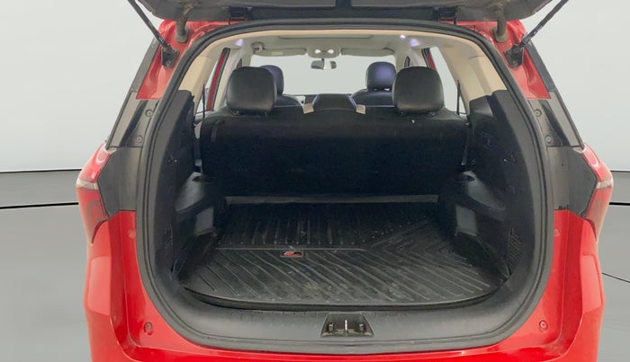 2021 Mahindra XUV700 AX 5 P MT 5 STR, Petrol, Manual, 83,425 km, Boot Open Zoomed View