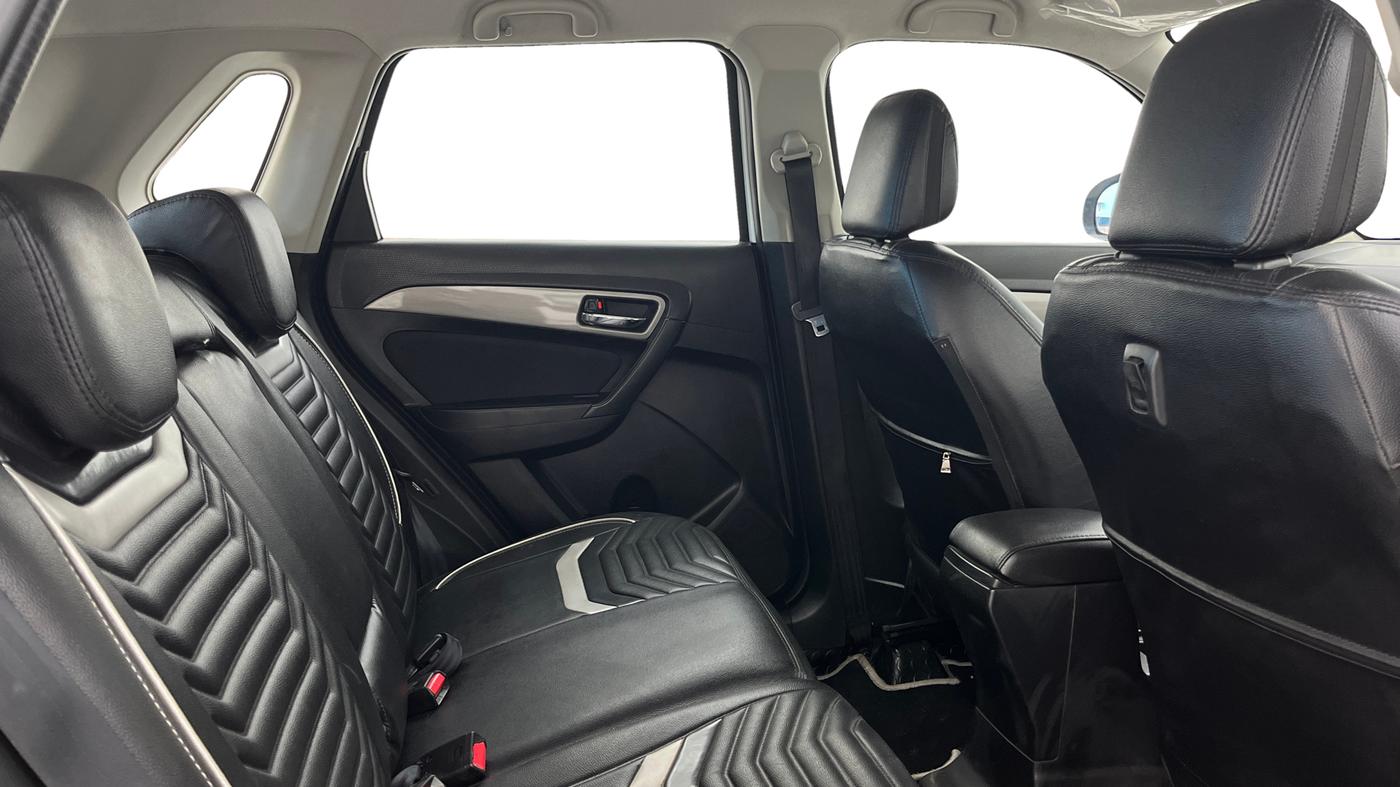 2019 Maruti Vitara Brezza ZDI AMT, Diesel, Automatic, 74,565 km, Right Side Rear Door Cabin