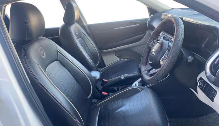 2020 KIA SONET HTX 1.0 IMT, Petrol, Manual, 58,454 km, Right Side Front Door Cabin