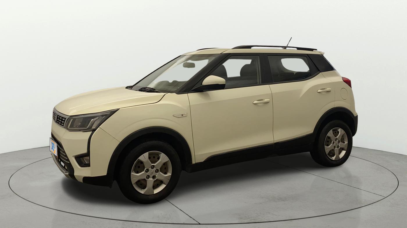 2019 Mahindra XUV300 W6 1.2 PETROL, Petrol, Manual, 41,579 km, Left Front Diagonal