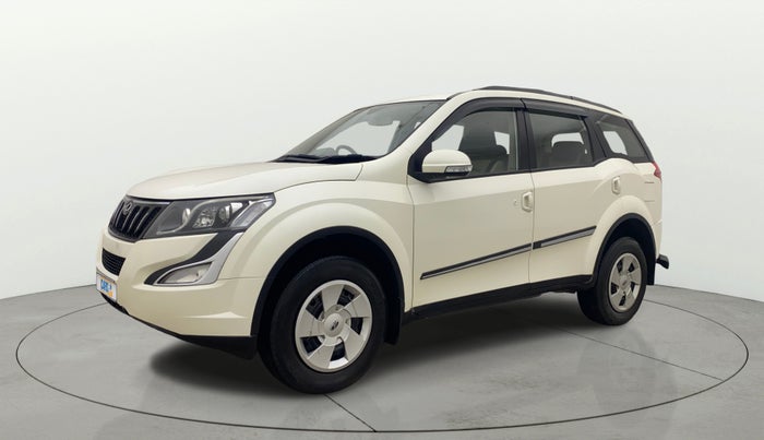 2015 Mahindra XUV500 W6, Diesel, Manual, 1,24,192 km, Left Front Diagonal