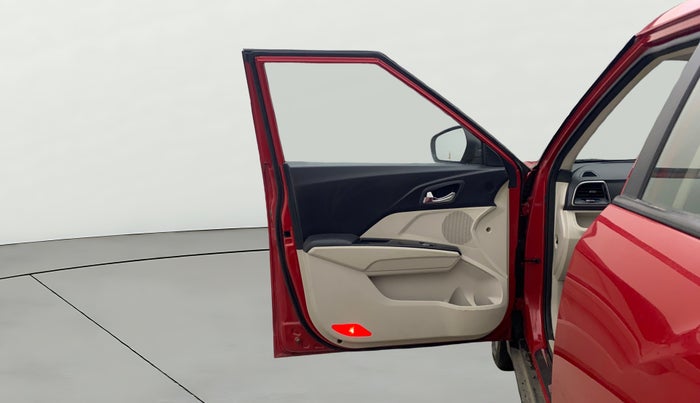 2021 Mahindra XUV300 W8 (O) 1.2 PETROL, Petrol, Manual, 55,687 km, LHS Front Door